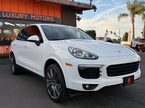 Used 2018 Porsche Cayenne Platinum Edition AWD/4WD image 20