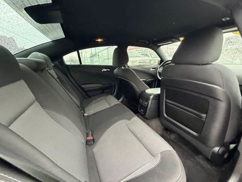 Used 2018 Dodge Charger SXT w/ Blacktop Package image 26