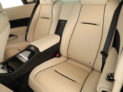 Used 2015 Rolls-Royce Wraith image 19