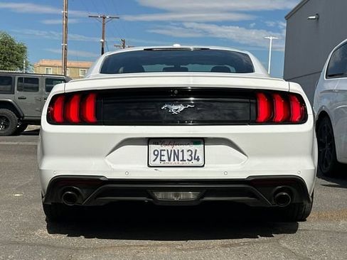 Used 2020 Ford Mustang Premium RWD image 5