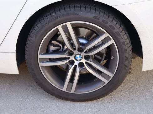 Used 2023 BMW 530i w/ Premium Package RWD image 28