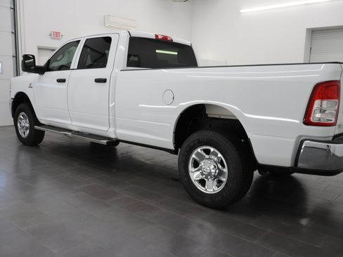 Used 2024 RAM 3500 Tradesman w/ Chrome Appearance Group AWD/4WD image 6