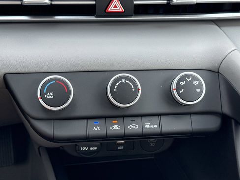 New 2026 Hyundai Elantra SE FWD image 23