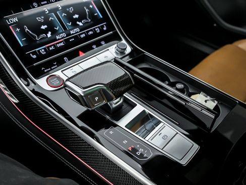 Used 2022 Audi S8 AWD/4WD image 37