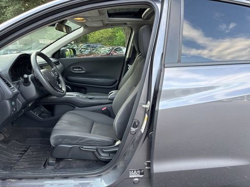 Used 2021 Honda HR-V EX image 11