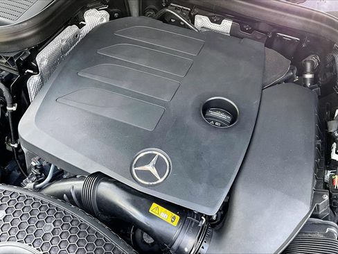Used 2020 Mercedes-Benz GLC 300 4MATIC image 31