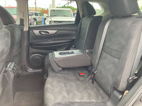 Used 2016 Nissan Rogue SV FWD image 23