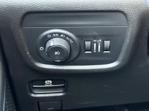 Used 2021 Jeep Grand Cherokee L Limited image 19