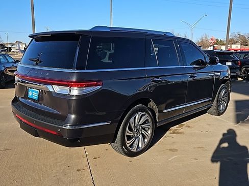 Used 2023 Lincoln Navigator Reserve AWD/4WD image 5