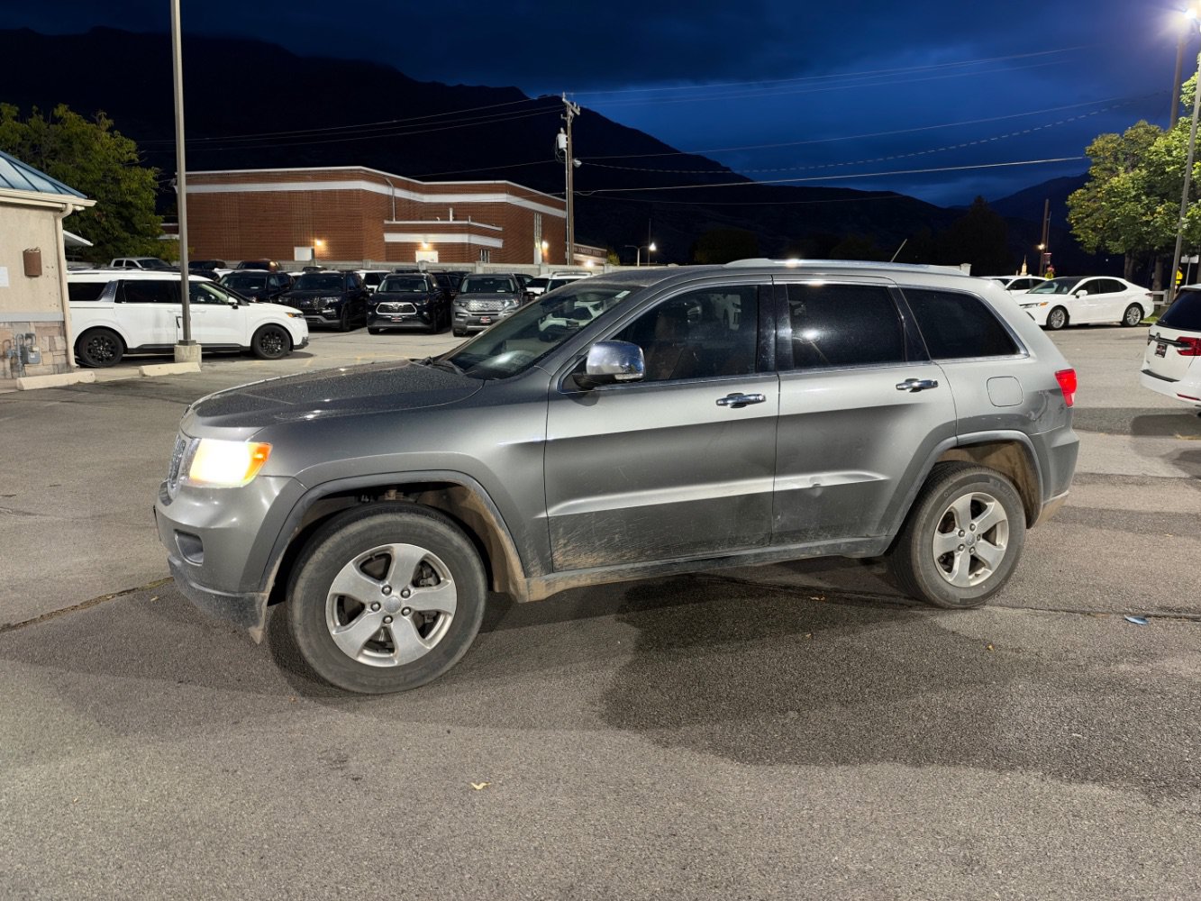 Used 2012 Jeep Grand Cherokee Overland AWD/4WD image 1