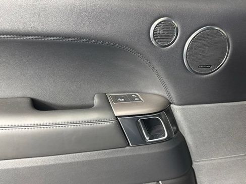 Used 2019 Land Rover Range Rover Sport HSE AWD/4WD image 25