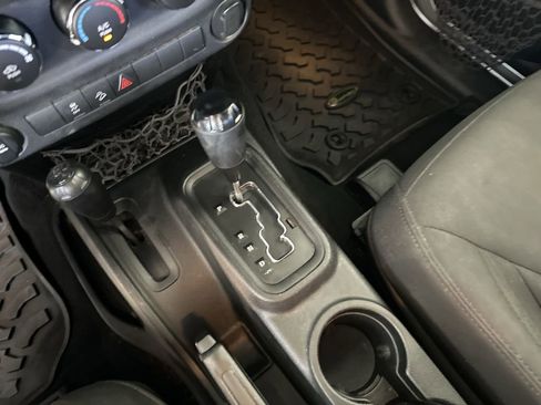 Used 2017 Jeep Wrangler Sport AWD/4WD image 25