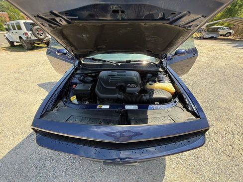 Used 2014 Dodge Challenger SXT RWD image 33