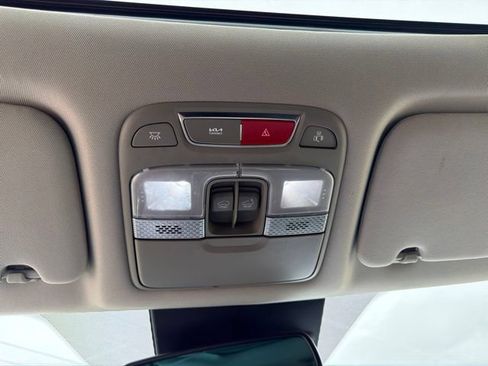 Used 2024 Kia Telluride SX w/ Towing Package AWD/4WD image 16