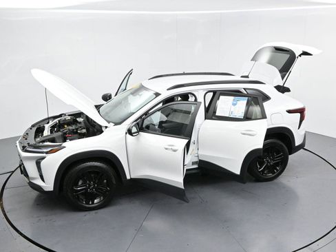 Used 2025 Chevrolet Trax ACTIV w/ Driver Confidence Package FWD image 39