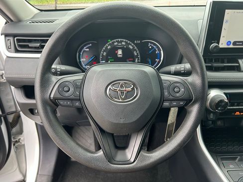 Used 2025 Toyota RAV4 LE AWD/4WD image 21