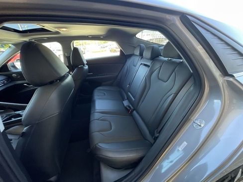 Used 2023 Hyundai Elantra Limited w/ Preferred Accessory Package FWD image 24