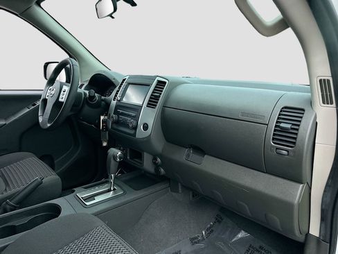 Used 2019 Nissan Frontier SV image 26