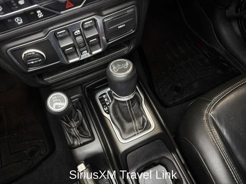 Used 2018 Jeep Wrangler Unlimited Sahara AWD/4WD image 20