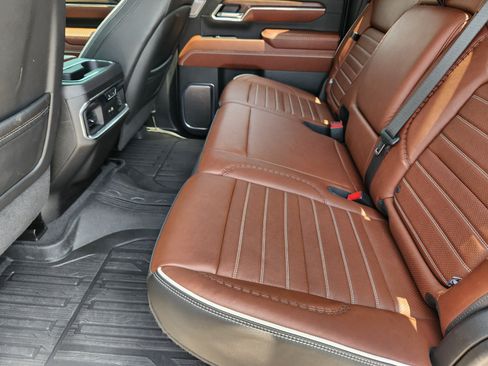 Used 2024 GMC Sierra 2500 Denali Ultimate AWD/4WD image 13