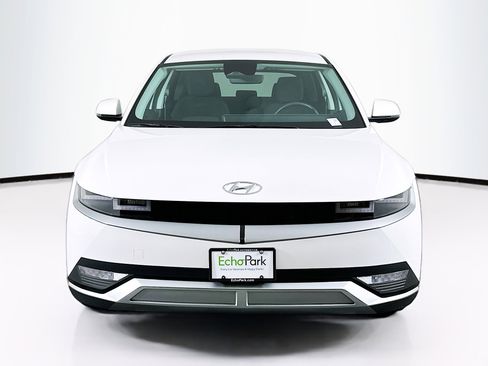 Used 2024 Hyundai Ioniq 5 SE image 2