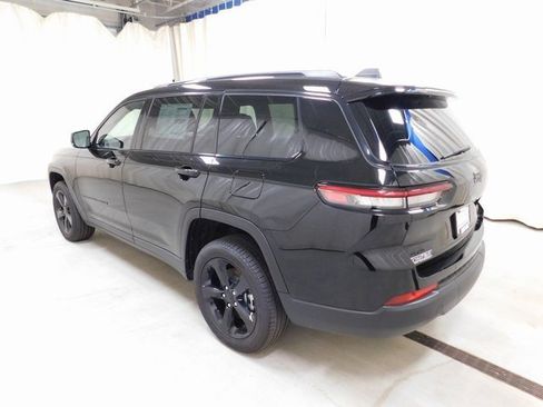 New 2025 Jeep Grand Cherokee L Limited w/ Black Appearance Package image 18