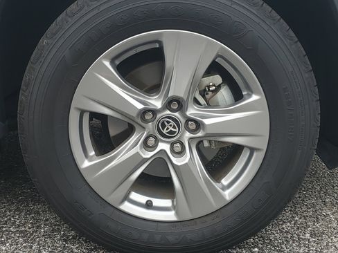 Certified 2025 Toyota RAV4 XLE w/ Convenience Package FWD image 7