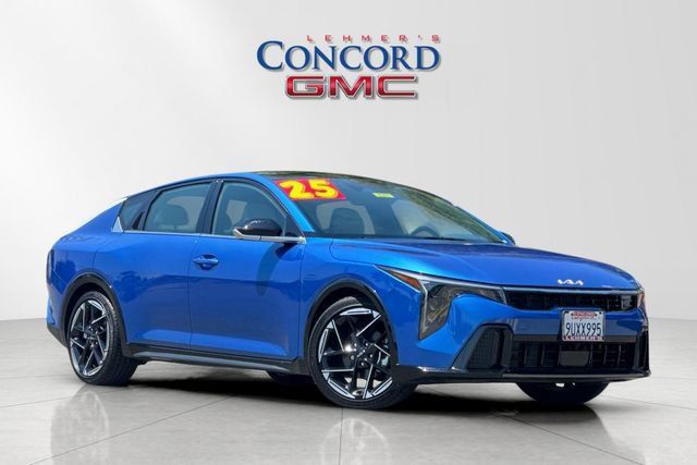 Used 2025 Kia K4 GT-Line w/ GT-Line Premium Package FWD image 2
