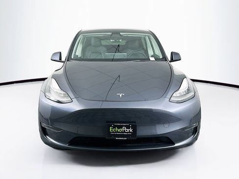 Used 2022 Tesla Model Y Long Range AWD/4WD image 2