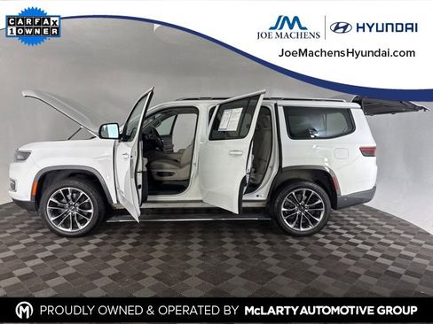 Used 2022 Jeep Wagoneer Series III w/ Premium Group I image 10