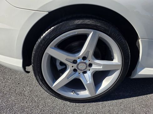 Used 2012 Mercedes-Benz SLK 250 image 36