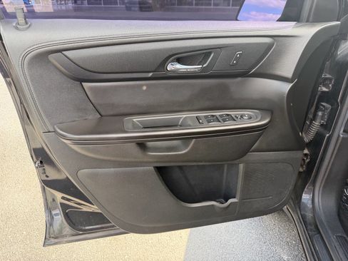 Used 2016 GMC Acadia SLE FWD image 9