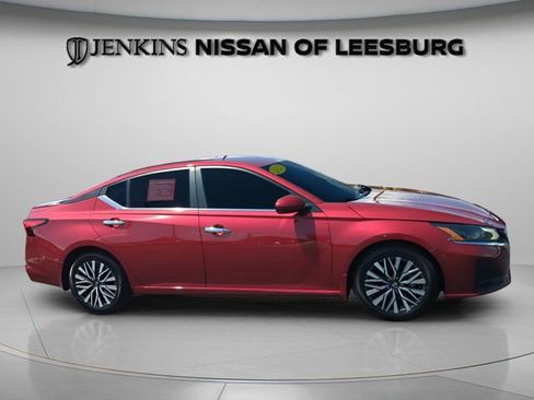 Certified 2023 Nissan Altima 2.5 SV FWD image 2
