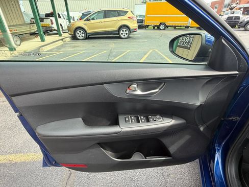 Used 2021 Kia Forte LXS FWD image 18