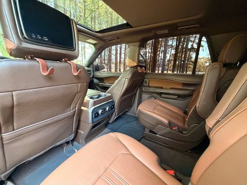 Used 2024 Ford Expedition Max King Ranch RWD image 15