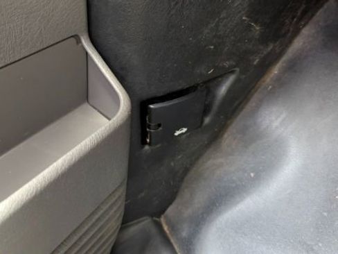 Used 2017 Chevrolet Express 2500 image 32