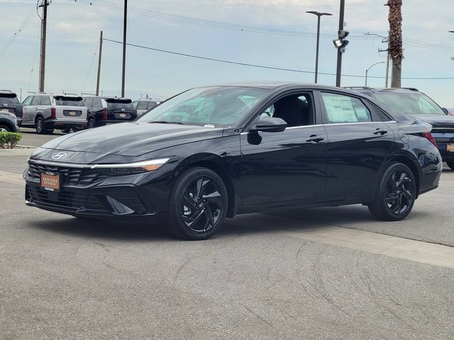 New 2026 Hyundai Elantra SEL Sport FWD image 2