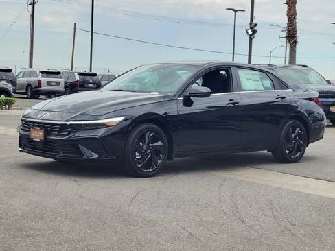 New 2026 Hyundai Elantra SEL Sport FWD image 2