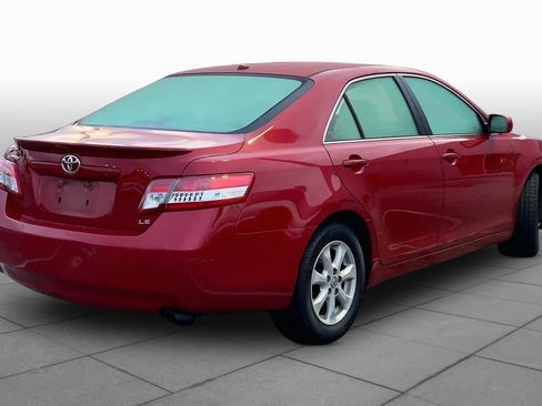 Used 2010 Toyota Camry LE FWD image 12