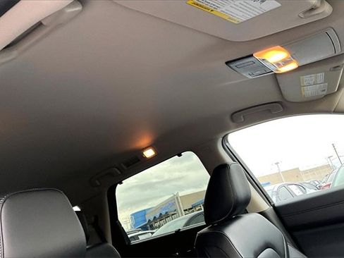 Certified 2025 Nissan Pathfinder SL image 28