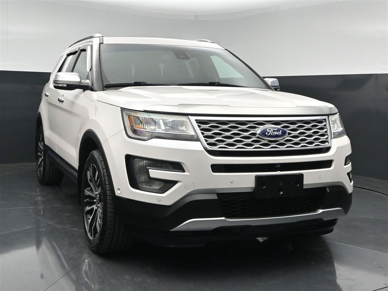Used 2017 Ford Explorer Platinum AWD/4WD image 1