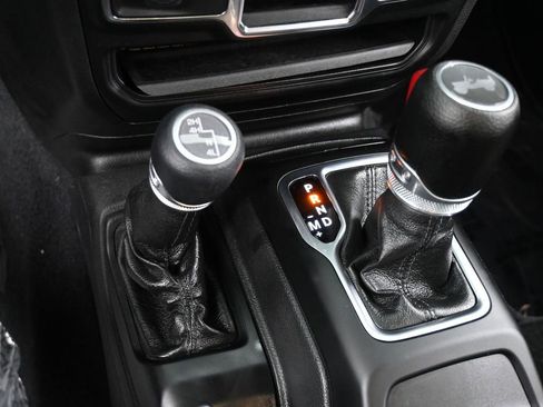 Used 2022 Jeep Wrangler Unlimited Sport image 23