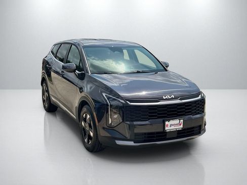 Used 2026 Kia Sportage LX FWD image 3