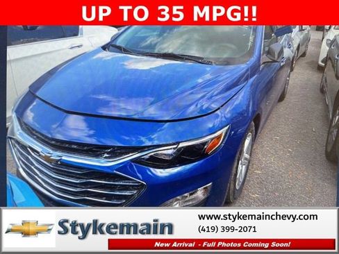 Used 2023 Chevrolet Malibu LS image 2