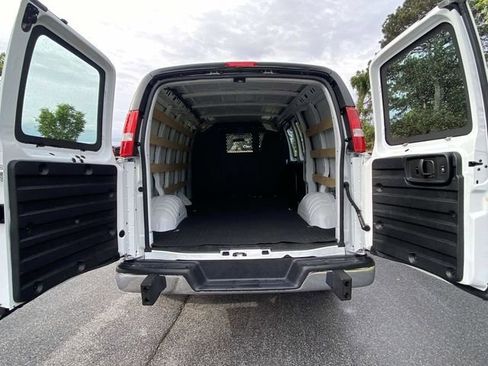 Used 2025 GMC Savana 2500 w/ Driver Convenience Package RWD image 8