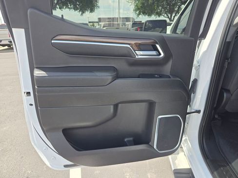 Used 2022 Chevrolet Silverado 1500 RST AWD/4WD image 14