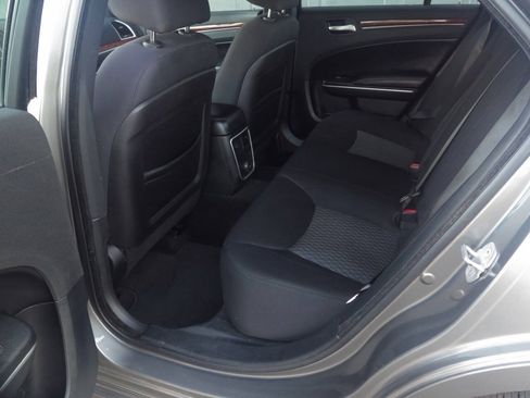 Used 2012 Chrysler 300 RWD image 13
