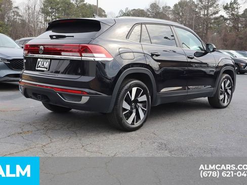 Used 2025 Volkswagen Atlas Cross Sport SE FWD image 6