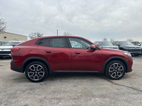 Certified 2025 BMW X2 xDrive28i image 8