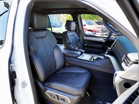 New 2026 Jeep Grand Wagoneer L Limited w/ Premium Group II image 15